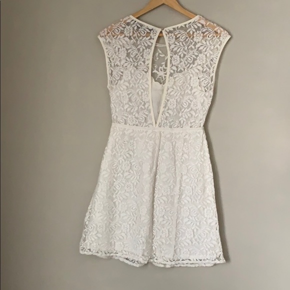 Zara Lace Dress - Picture 3 of 4